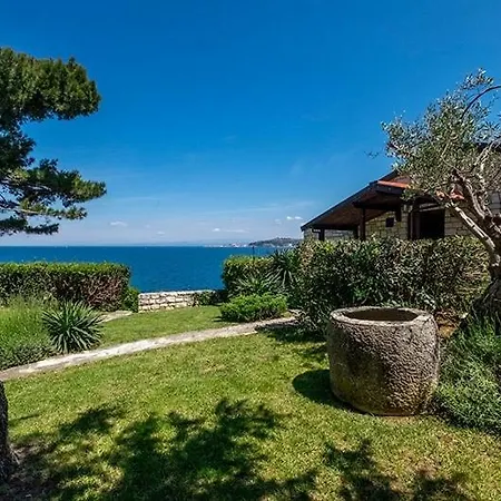 Gasthuis Casa Ana Istria 1 3*