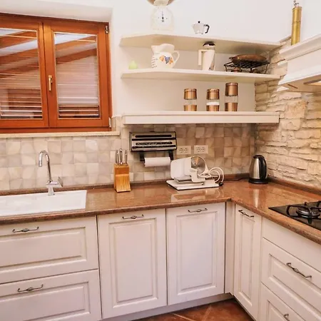 Guest house Ana 3*